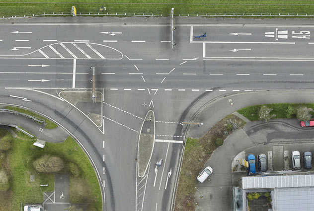 An orthogonal view of a highway shown on an optical high resolution 3D Map 
