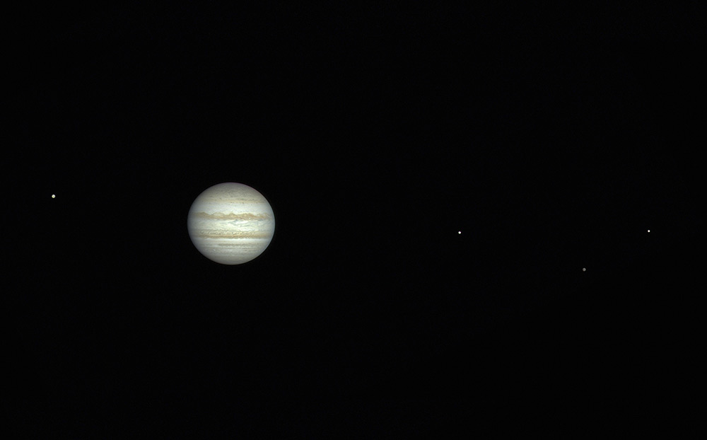 Four moons of Jupiter: « Io », « Ganymède », « Europe » and « Callisto »
