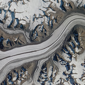 The entire coast of Greenland is now ice free, unveiling spectacular, previously unknown landscapes through the lens of SPOT and Pléiades satellites. 