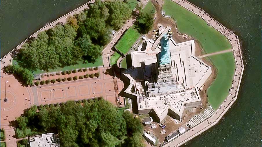 Pléiades Neo satellite image - H15 resolution -  Statue of Liberty - NYC, USA